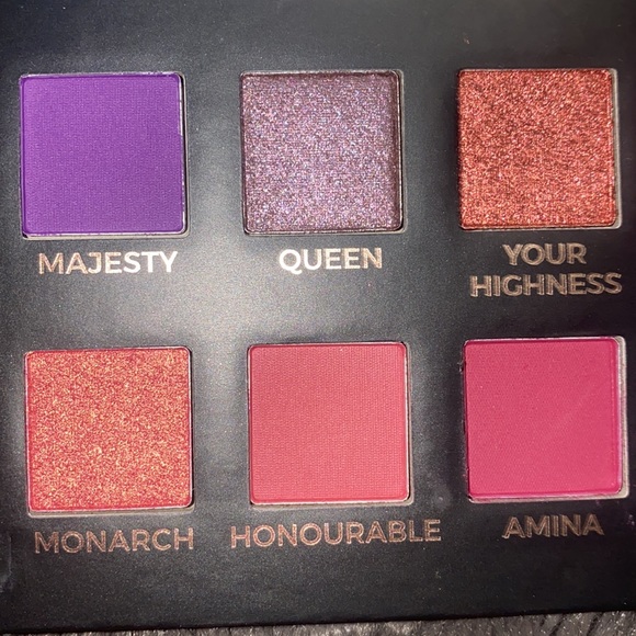 🪿Eloise Makeup Eloise The Queen Eyeshadow Palette! - Picture 6 of 8